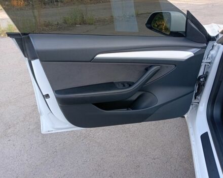 Білий Тесла Модель 3, об'ємом двигуна 0 л та пробігом 100 тис. км за 24500 $, фото 3 на Automoto.ua