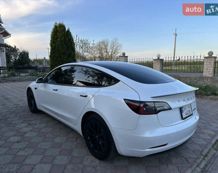 Белый Тесла Модель 3, объемом двигателя 0 л и пробегом 48 тыс. км за 22500 $, фото 2 на Automoto.ua
