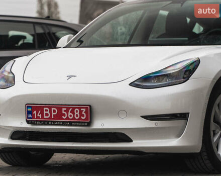 Білий Тесла Модель 3, об'ємом двигуна 0 л та пробігом 3 тис. км за 42000 $, фото 8 на Automoto.ua