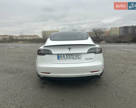 Белый Тесла Модель 3, объемом двигателя 0 л и пробегом 59 тыс. км за 22000 $, фото 4 на Automoto.ua