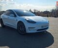 Білий Тесла Модель 3, об'ємом двигуна 0 л та пробігом 14 тис. км за 27200 $, фото 3 на Automoto.ua