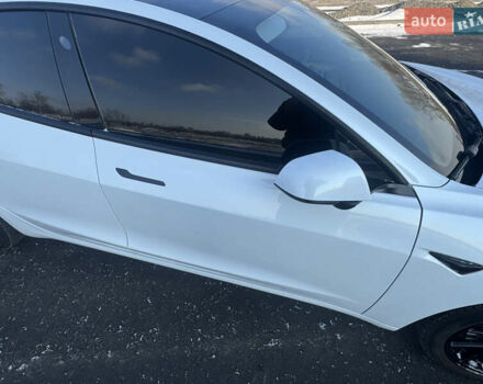 Білий Тесла Модель 3, об'ємом двигуна 0 л та пробігом 47 тис. км за 24500 $, фото 6 на Automoto.ua