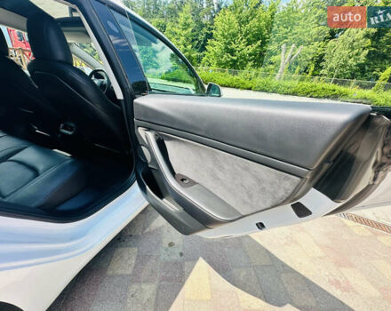 Белый Тесла Модель 3, объемом двигателя 0 л и пробегом 59 тыс. км за 20500 $, фото 19 на Automoto.ua