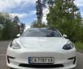 Белый Тесла Модель 3, объемом двигателя 0 л и пробегом 64 тыс. км за 28000 $, фото 1 на Automoto.ua