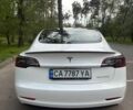 Белый Тесла Модель 3, объемом двигателя 0 л и пробегом 64 тыс. км за 28000 $, фото 3 на Automoto.ua