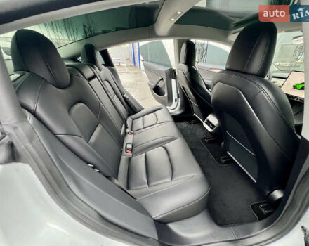 Білий Тесла Модель 3, об'ємом двигуна 0 л та пробігом 5 тис. км за 22500 $, фото 36 на Automoto.ua