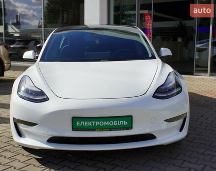 Білий Тесла Модель 3, об'ємом двигуна 0 л та пробігом 33 тис. км за 20700 $, фото 2 на Automoto.ua