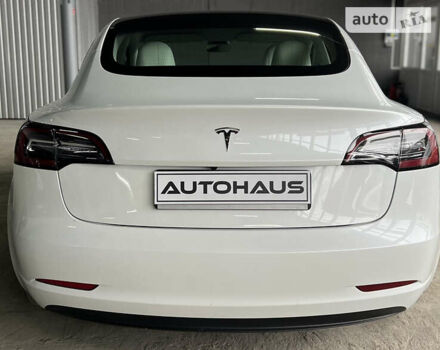 Белый Тесла Модель 3, объемом двигателя 0 л и пробегом 1 тыс. км за 25900 $, фото 3 на Automoto.ua