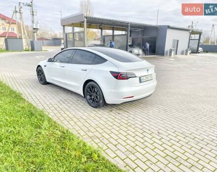 Білий Тесла Модель 3, об'ємом двигуна 0 л та пробігом 117 тис. км за 18900 $, фото 4 на Automoto.ua