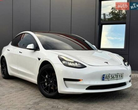 Белый Тесла Модель 3, объемом двигателя 0 л и пробегом 70 тыс. км за 22600 $, фото 2 на Automoto.ua