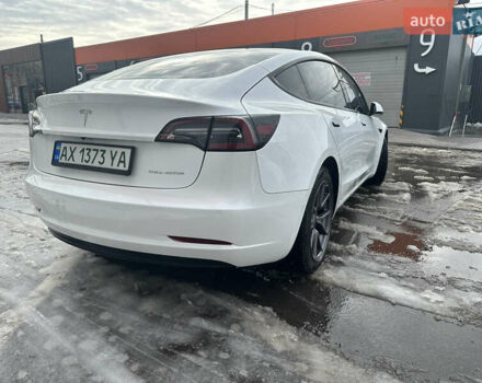 Белый Тесла Модель 3, объемом двигателя 0 л и пробегом 44 тыс. км за 25500 $, фото 2 на Automoto.ua