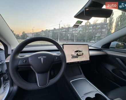 Белый Тесла Модель 3, объемом двигателя 0 л и пробегом 114 тыс. км за 18500 $, фото 3 на Automoto.ua