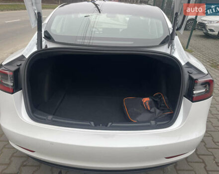 Белый Тесла Модель 3, объемом двигателя 0 л и пробегом 95 тыс. км за 22500 $, фото 8 на Automoto.ua