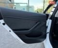 Белый Тесла Модель 3, объемом двигателя 0 л и пробегом 95 тыс. км за 19900 $, фото 36 на Automoto.ua