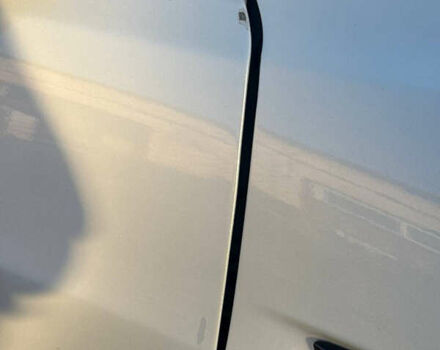 Білий Тесла Модель 3, об'ємом двигуна 0 л та пробігом 97 тис. км за 16700 $, фото 10 на Automoto.ua