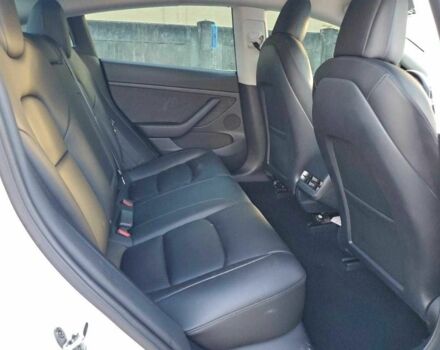 Белый Тесла Модель 3, объемом двигателя 0 л и пробегом 70 тыс. км за 5500 $, фото 9 на Automoto.ua