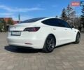 Белый Тесла Модель 3, объемом двигателя 0 л и пробегом 142 тыс. км за 22900 $, фото 20 на Automoto.ua