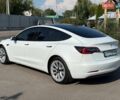 Білий Тесла Модель 3, об'ємом двигуна 0 л та пробігом 117 тис. км за 21300 $, фото 2 на Automoto.ua
