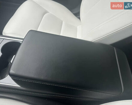 Белый Тесла Модель 3, объемом двигателя 0 л и пробегом 59 тыс. км за 22000 $, фото 29 на Automoto.ua