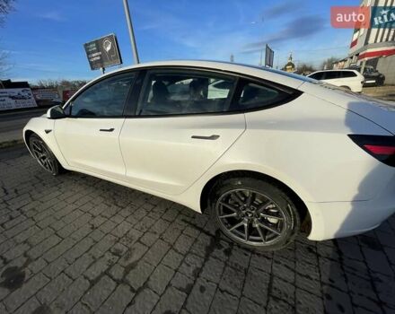 Белый Тесла Модель 3, объемом двигателя 0 л и пробегом 17 тыс. км за 28500 $, фото 4 на Automoto.ua