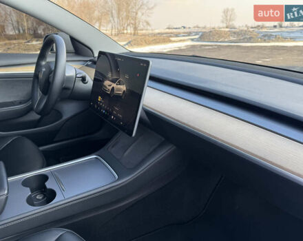 Білий Тесла Модель 3, об'ємом двигуна 0 л та пробігом 47 тис. км за 24500 $, фото 20 на Automoto.ua