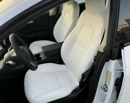 Белый Тесла Модель 3, объемом двигателя 0 л и пробегом 77 тыс. км за 25000 $, фото 10 на Automoto.ua