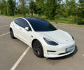 Белый Тесла Модель 3, объемом двигателя 0 л и пробегом 65 тыс. км за 22000 $, фото 4 на Automoto.ua