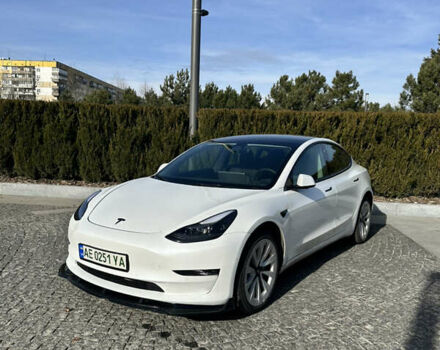 Белый Тесла Модель 3, объемом двигателя 0 л и пробегом 48 тыс. км за 20999 $, фото 7 на Automoto.ua
