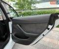 Білий Тесла Модель 3, об'ємом двигуна 0 л та пробігом 65 тис. км за 34500 $, фото 25 на Automoto.ua