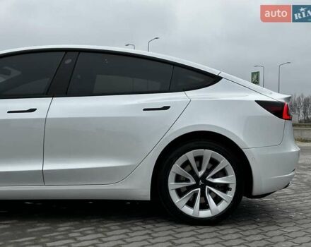 Белый Тесла Модель 3, объемом двигателя 0 л и пробегом 35 тыс. км за 24699 $, фото 9 на Automoto.ua