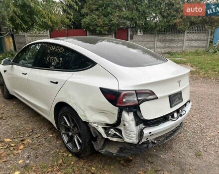 Тесла Модель 3 2022 у Києві на Automoto.ua Білий Тесла Модель 3, об'ємом двигуна 0 л та пробігом 64 тис. км за 14700 $, фото 6 на Automoto.ua