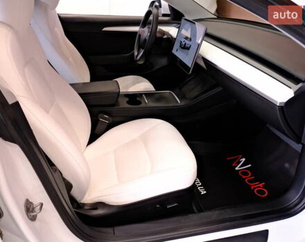 Білий Тесла Модель 3, об'ємом двигуна 0 л та пробігом 60 тис. км за 22900 $, фото 38 на Automoto.ua