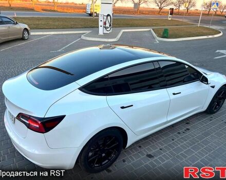 Білий Тесла Модель 3, об'ємом двигуна 0.21 л та пробігом 80 тис. км за 18500 $, фото 6 на Automoto.ua