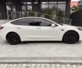 Белый Тесла Модель 3, объемом двигателя 0 л и пробегом 130 тыс. км за 21000 $, фото 1 на Automoto.ua