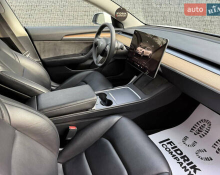 Белый Тесла Модель 3, объемом двигателя 0 л и пробегом 214 тыс. км за 16300 $, фото 11 на Automoto.ua