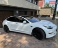 Білий Тесла Модель 3, об'ємом двигуна 0 л та пробігом 57 тис. км за 26900 $, фото 1 на Automoto.ua