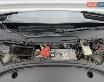 Белый Тесла Модель 3, объемом двигателя 0 л и пробегом 118 тыс. км за 21999 $, фото 5 на Automoto.ua