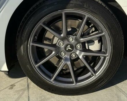 Белый Тесла Модель 3, объемом двигателя 0 л и пробегом 38 тыс. км за 24300 $, фото 21 на Automoto.ua