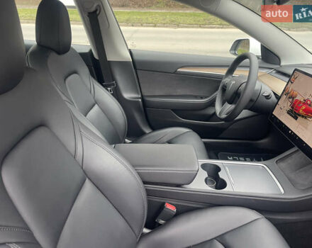 Белый Тесла Модель 3, объемом двигателя 0 л и пробегом 95 тыс. км за 22500 $, фото 21 на Automoto.ua