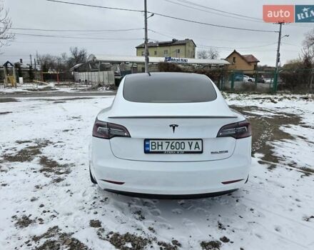 Белый Тесла Модель 3, объемом двигателя 0 л и пробегом 46 тыс. км за 24800 $, фото 7 на Automoto.ua