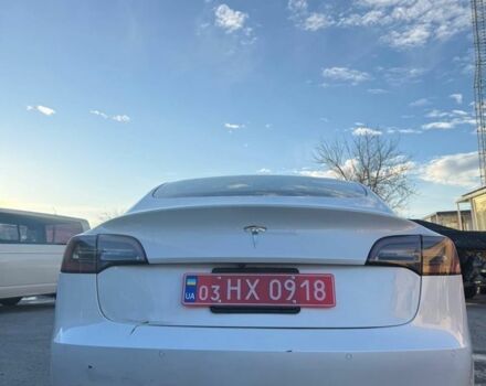 Білий Тесла Модель 3, об'ємом двигуна 0 л та пробігом 95 тис. км за 16800 $, фото 4 на Automoto.ua