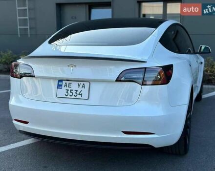 Білий Тесла Модель 3, об'ємом двигуна 0 л та пробігом 46 тис. км за 16000 $, фото 3 на Automoto.ua
