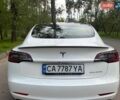 Белый Тесла Модель 3, объемом двигателя 0 л и пробегом 64 тыс. км за 28000 $, фото 4 на Automoto.ua