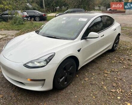 Тесла Модель 3 2022 в Киеве на Automoto.ua Белый Тесла Модель 3, объемом двигателя 0 л и пробегом 64 тыс. км за 14700 $, фото 2 на Automoto.ua