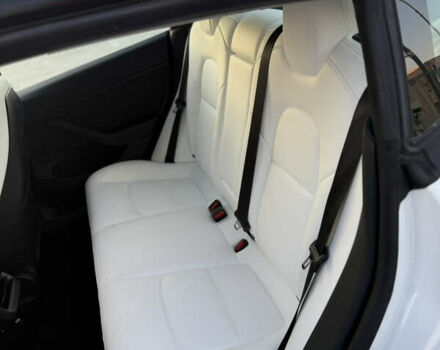 Белый Тесла Модель 3, объемом двигателя 0 л и пробегом 77 тыс. км за 25000 $, фото 19 на Automoto.ua