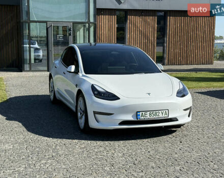 Белый Тесла Модель 3, объемом двигателя 0 л и пробегом 13 тыс. км за 23500 $, фото 1 на Automoto.ua