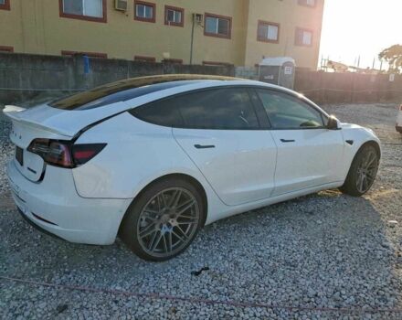 Белый Тесла Модель 3, объемом двигателя 0 л и пробегом 70 тыс. км за 5500 $, фото 2 на Automoto.ua