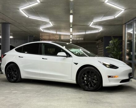 Белый Тесла Модель 3, объемом двигателя 0 л и пробегом 76 тыс. км за 22900 $, фото 2 на Automoto.ua