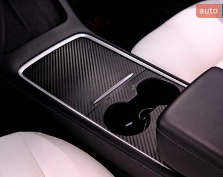 Білий Тесла Модель 3, об'ємом двигуна 0 л та пробігом 60 тис. км за 22900 $, фото 15 на Automoto.ua