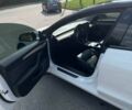 Білий Тесла Модель 3, об'ємом двигуна 0 л та пробігом 67 тис. км за 13250 $, фото 4 на Automoto.ua